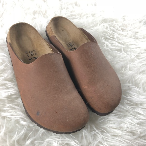 Birkenstock Shoes - Birki’s by Birkenstock clogs EUC brown size 8